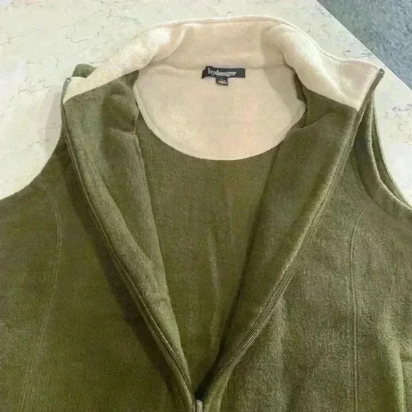 By Design Vest - Picture 4 of 8